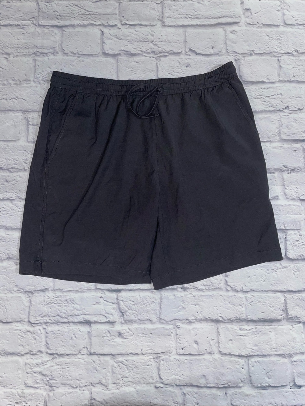 Roots Black Athletic Men’s Shorts. Large